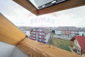 Apartament modern 3 camere de vânzare în zona Tractorul - imagine 19