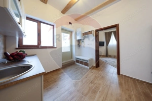 Casă cu 2 camere + curte 40 mp în zona Centrul Istoric - imagine 13
