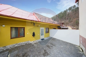 Casă cu 2 camere + curte 40 mp în zona Centrul Istoric - imagine 18