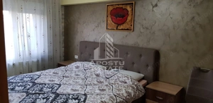 Apartament cu 2 camere foarte spatios, terasa si balcon, centrala