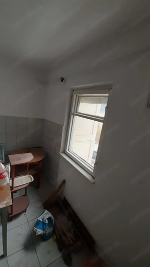 Garsoniera de vânzare inComănești Jud Bacau  - imagine 5