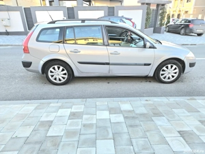 Vând Renault Megane2 1.5DCi An 2004 - imagine 4