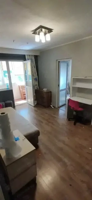   Apartament 3 cam., semi-decomandat, Inel 2, etaj 1