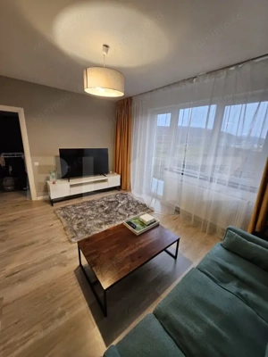 Apartament semidecomandat cu 3 camere, 61 mp utili, parcare, zona Terra - imagine 3