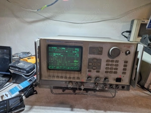 Service Monitor Motorola Analizor de spectru R2600