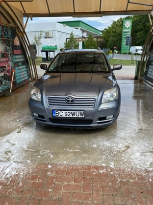 Vând Toyota Avensis