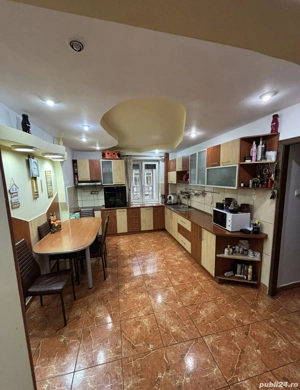 Vand apartament cu 3 camere