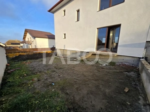 Casa tip duplex de vanzare 120 utili teren 300 mp Sura Mica Sibiu - imagine 2
