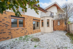 Casa Borș, 10 camere, 477 mp construiți 