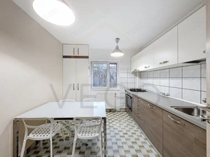 Apartament cu 4 camere, parcare, 2 bai, 2 balcoane, zona UMF - Zorilor