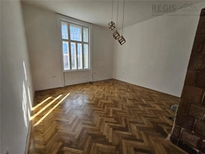 Studio Livada Postei  ULTRACENTRAL Brasov cu parcare, beci si anexa