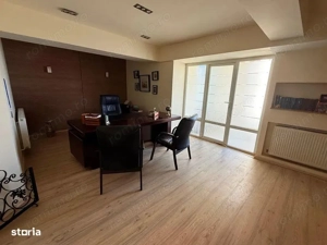 Imobil cu 8 camere, terasă de 60 mp, situat în centrul orașului