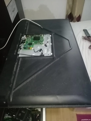 Vând televizor Tlc cu ecranu spart în rest perfect funcțional îl vând pt piese