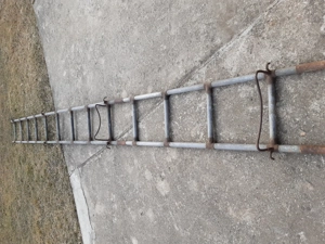 Vand la cel mai mic pret posibil scara de aluminiu. - imagine 2