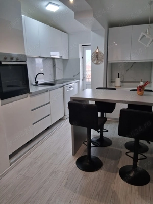 Inchiriez apartament cu doua camere ,si in sistem hotelier - imagine 2