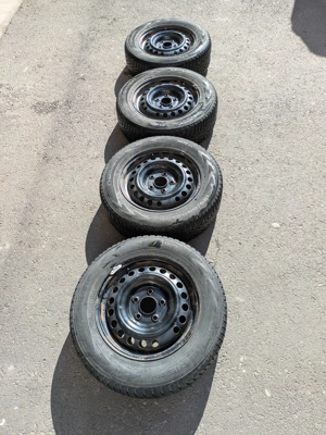 Jante otel R15 + anvelope de iarna Nokian 195/65/R15