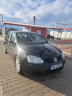   Vând urgent Golf 5 motor 1.9 diesel   