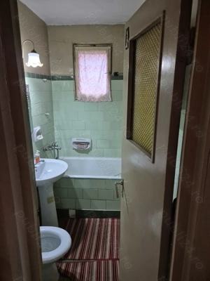 Vand apartament cu 3 camere + balcon - imagine 7