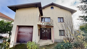 Vila de vanzare in CUG