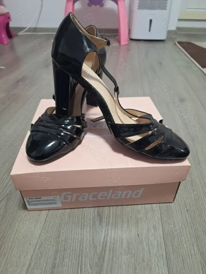 Pantofi cu toc si elegante 