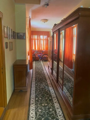 Casă tradițională, mobilată și utilată, situată în centrul satului Polovragi   - imagine 3