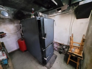 Casă tradițională, mobilată și utilată, situată în centrul satului Polovragi   - imagine 10