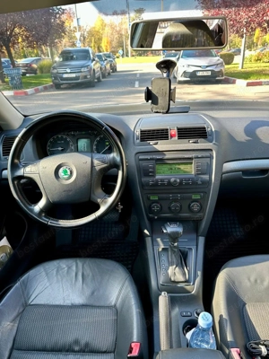 Skoda Octavia Elegance II 2.0 TDI 16V 1968 cm3 140CP 2008 DSG XENON - imagine 6