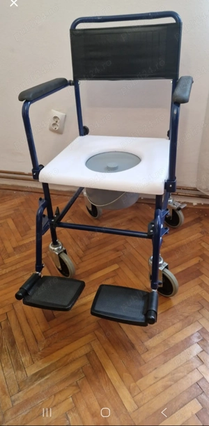 Scaun WC mobil cu roti 