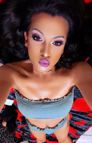 Transexuala  realaaa!!!!  fac si show web 