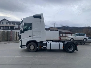 Volvo Cap Tractor - imagine 4