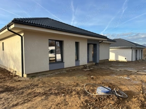 Casa parter,stil mediteranean, Satu Nou de jos cu 530mp teren  - imagine 3