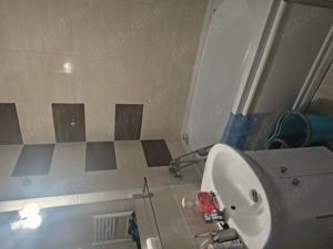 Vând studio la mansarda