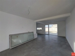 Casa noua cu piscina in Fantanele - imagine 3