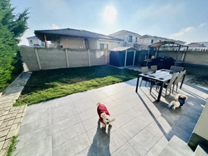 Duplex despartit prin garaj cu 5 camere - Dumbravita - imagine 11