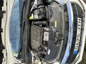 Peugeot 208 benzina - imagine 2