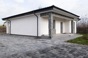 Vanzare casa in regim parter, com Vanatori, teren generos 600 mp - imagine 2