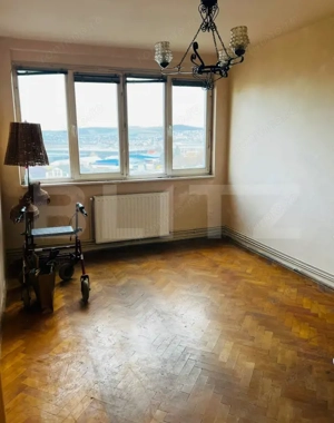 Apartament de vanzare, cu 2 camere, 47 mp, renovabil, zona Libertății