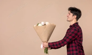  Om de afaceri din Brașov caut tânără adultă pentru mentorat, companie și sprijin în dezvoltare 