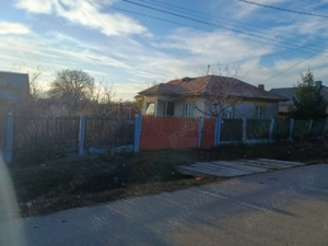 Vând teren cu casa bătrânească  - imagine 2