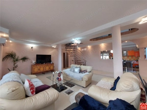 Casa mare pentru 2 familii sau pentru afacere - imagine 8