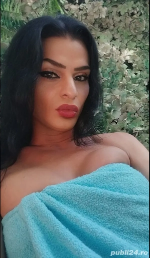 Elvira transexuala reala siliconata nr 4 la sani.