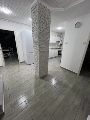Închiriez apartament cu 3 camere 