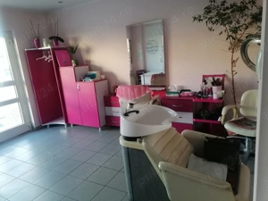 Închiriez post coafură