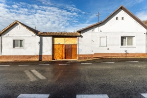 Casă cu 5 camere in Barzava