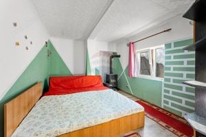 Casă cu 5 camere in Barzava - imagine 6