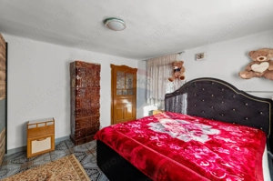Casă cu 5 camere in Barzava - imagine 4