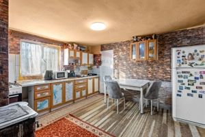 Casă cu 5 camere in Barzava - imagine 8