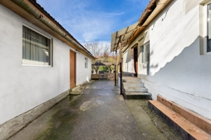 Casă cu 5 camere in Barzava - imagine 15