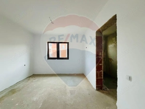 Casă / Vilă cu 4 camere de vânzare - imagine 3