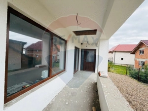 Casă / Vilă cu 4 camere de vânzare - imagine 5